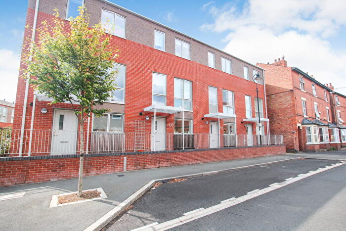 4 Bedroom Terraced House For Sale In Wilford Crescent East, Nottingham, NG2