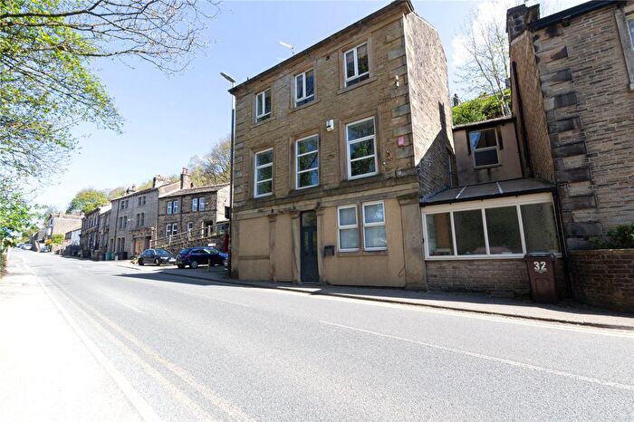 3 Bedroom Terraced House To Rent In Station Road, Holmfirth, West Yorkshire, HD9
