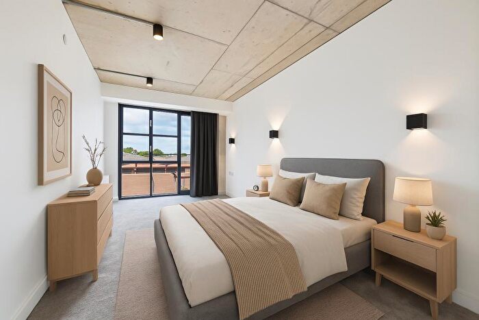 2 Bedroom Apartment To Rent In Apt . :: One Silk Street, M4
