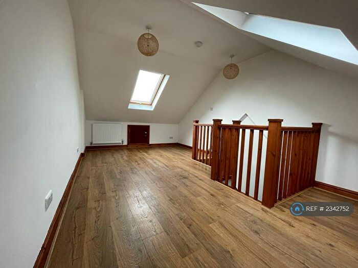 3 Bedroom Terraced House To Rent In Howard Road, Leicester, LE2