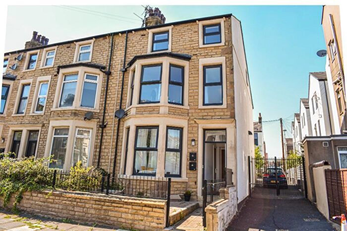 2 Bedroom Duplex To Rent In Chatsworth Road, Morecambe, Lancashire, LA4