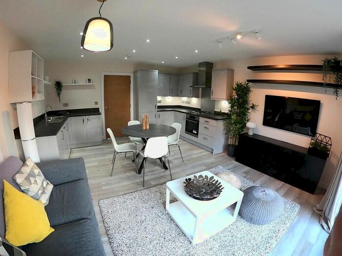 3 Bedroom Property To Rent In Brockmoor Close, Burton-On-Trent, DE14