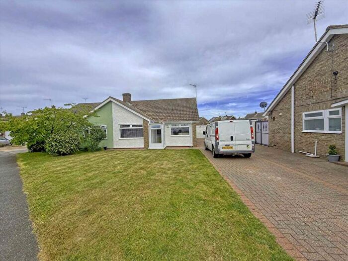 2 Bedroom Bungalow For Sale In Norwood Way, Walton On The Naze, CO14