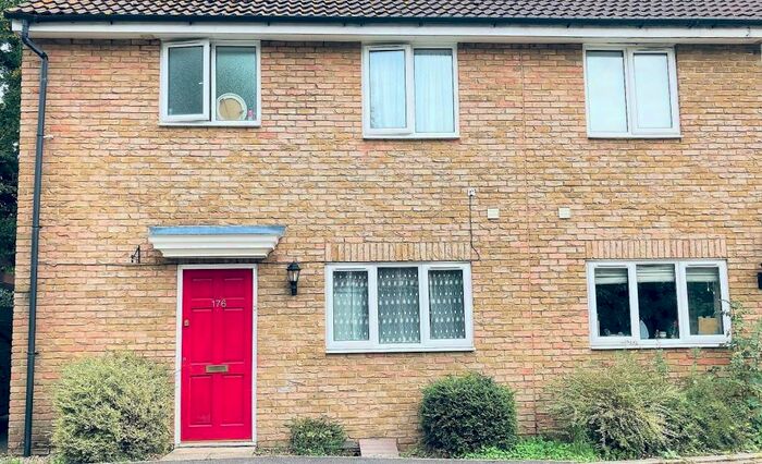 3 Bedroom Semi-Detached House To Rent In Cherwell Grove, South Ockendon., RM15