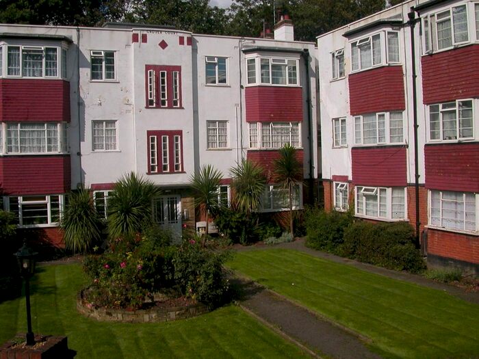 2 Bedroom Flat To Rent In Grover Court, Lewisham, SE13