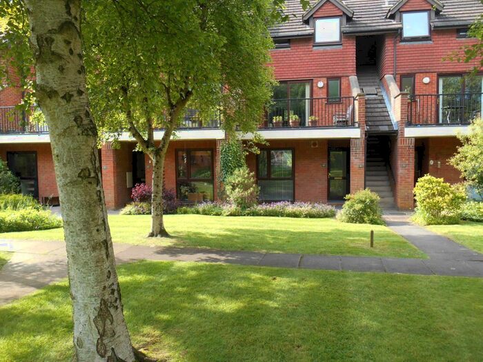 1 Bedroom Flat To Rent In Lynbury Court, Rickmansworth Road, Watford, WD18