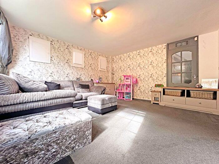 3 Bedroom End Of Terrace House For Sale In Ramsay Close, West Bromwich, B71