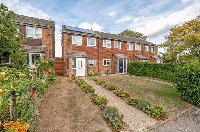 3 Bedroom End Of Terrace House For Sale In Hadrian Road, Andover, SP10