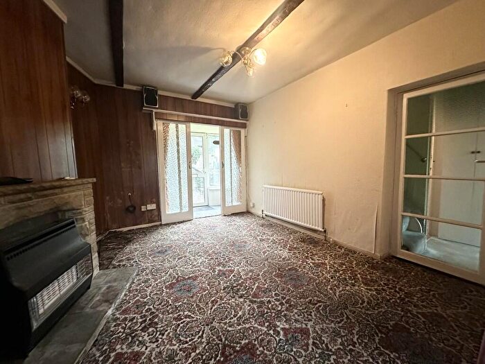 2 Bedroom Cottage For Sale In Smalewell Gardens, Pudsey, LS28