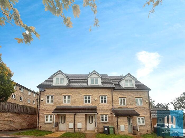 3 Bedroom Terraced House To Rent In Clare Hill, Huddersfield, HD1