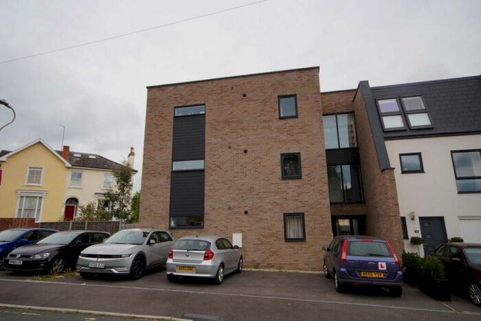 2 Bedroom Flat To Rent In Off Lansdown Road, GL51