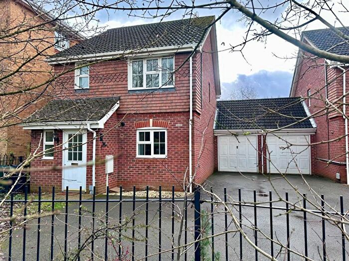 3 Bedroom Detached House For Sale In Christopher Bushell Way, Kennington, Ashford, TN24