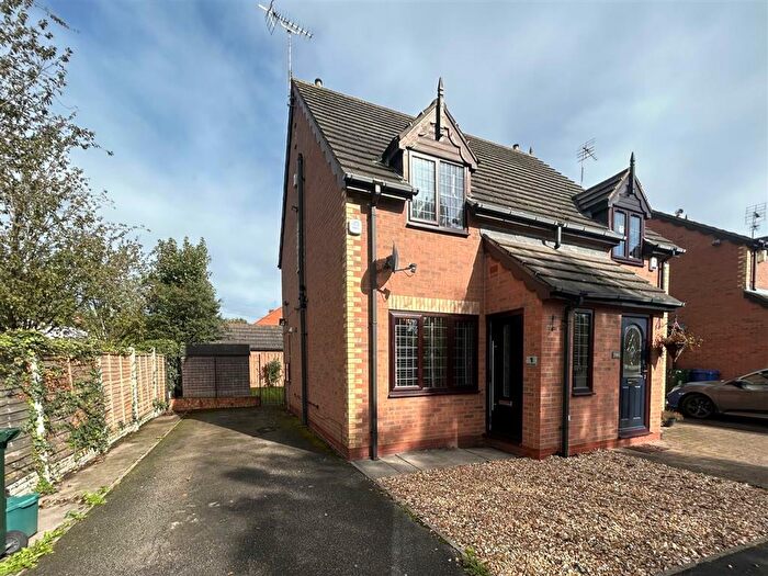 2 Bedroom Semi-Detached House To Rent In Idle Court, Bawtry, Doncaster, DN10