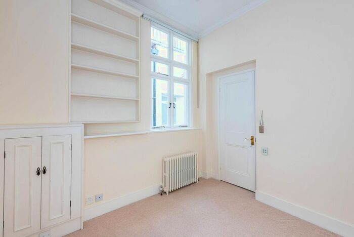 2 Bedroom Flat To Rent In Rutland Gate, Knightsbridge, London, SW7
