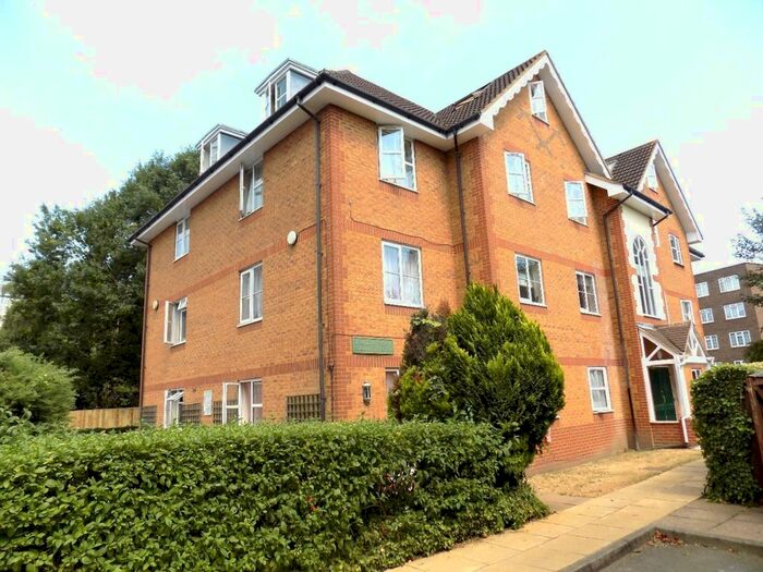2 Bedroom Flat To Rent In Arborfield Close, Slough, Berkshire SL1