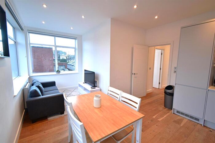 2 Bedroom House To Rent In Stoke Road, Slough, SL2