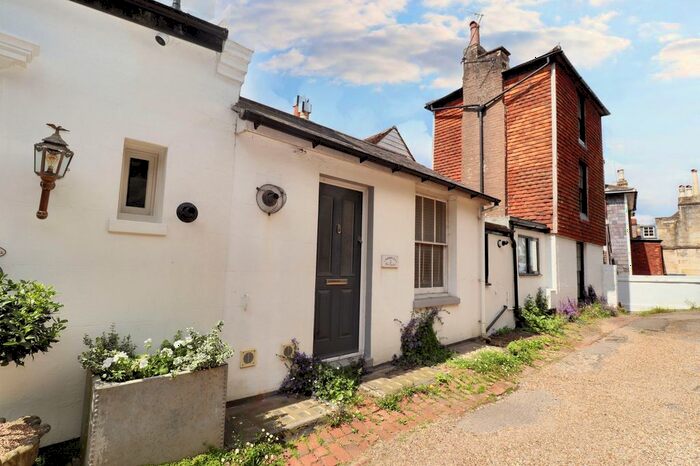 2 Bedroom Terraced House To Rent In Cumberland Yard, Tunbridge Wells, TN1