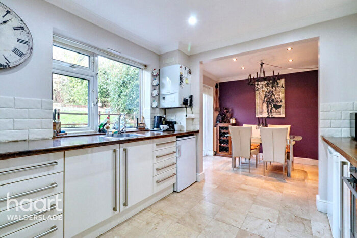 2 Bedroom Semi Detached House For Sale In Churchill Avenue, Chatham, ME5