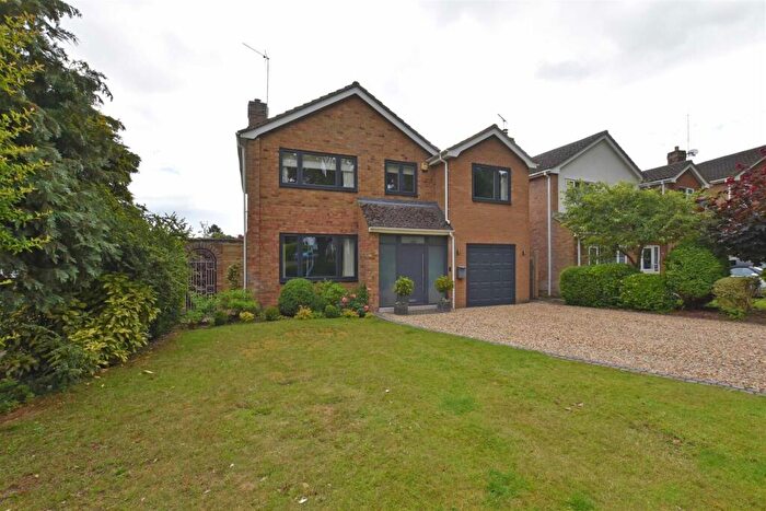 5 Bedroom Detached House For Sale In Bishops Walk, Barnack, Stamford, PE9
