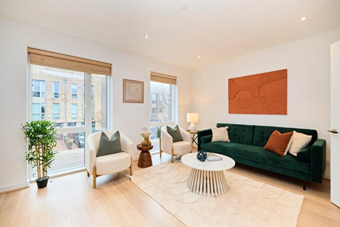 4 Bedroom House To Rent In Handley Drive, Blackheath Park, SE3