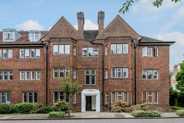 2 Bedroom Apartment To Rent In Tudor Close, Hampstead, NW3