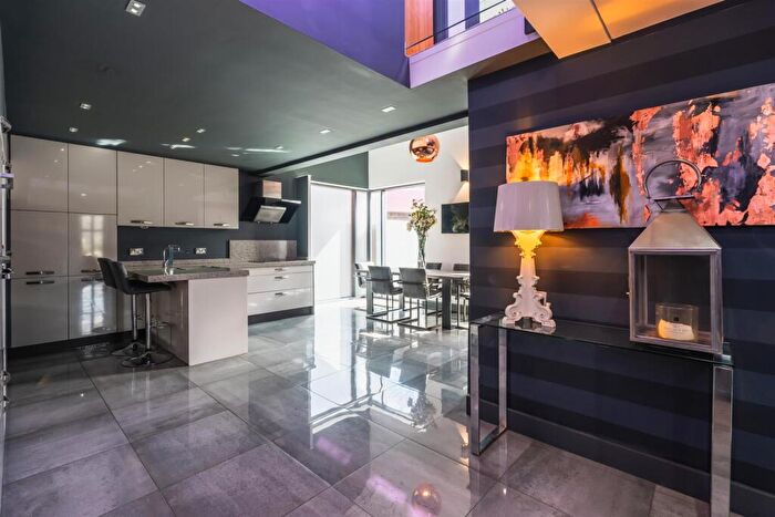3 Bedroom Apartment For Sale In Porter Brook View, Sheffield, S11