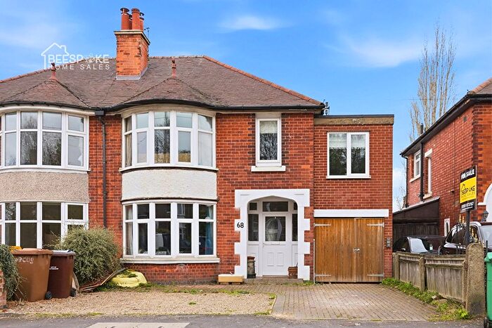 4 Bedroom Semi Detached House For Sale In Costock Avenue, Sherwood, Nottingham, NG5