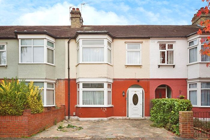 3 Bedroom Terraced House For Sale In Forest View Road, London, E17