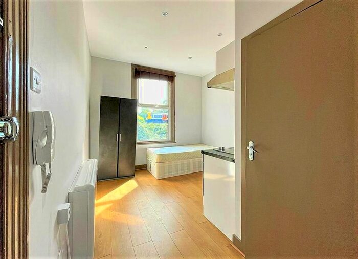 Studio To Rent In Iverson Road, London, NW6