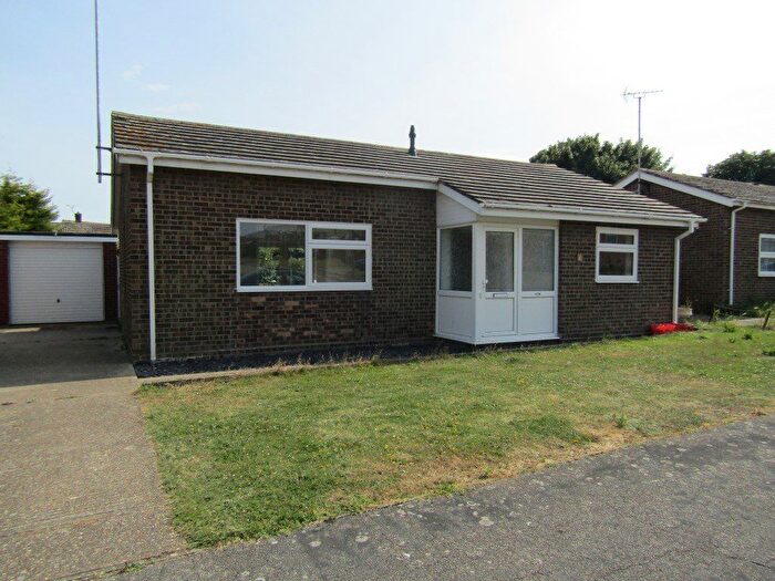 2 Bedroom Detached Bungalow To Rent In Woodfield Close, Walton On The Naze, CO14
