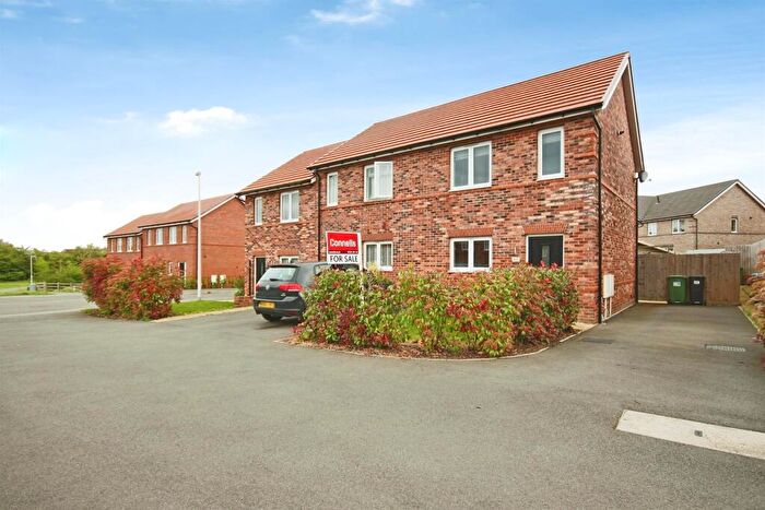 2 Bedroom End Of Terrace House For Sale In Conrad Lewis Way, Warwick, CV34