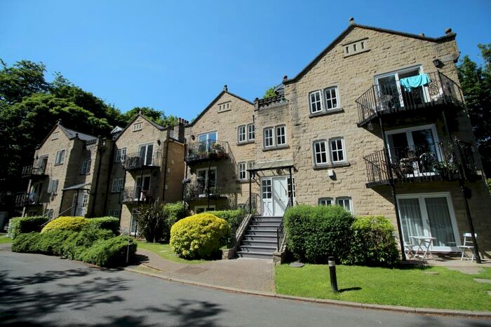 2 Bedroom Apartment To Rent In Quarry Dene, Weetwood, Leeds, LS16