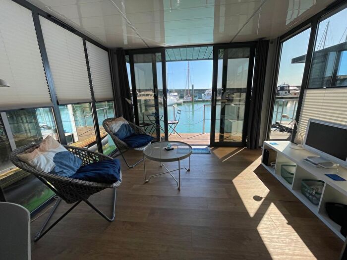1 Bedroom Flat For Sale In Brighton Marina, Brighton, BN2