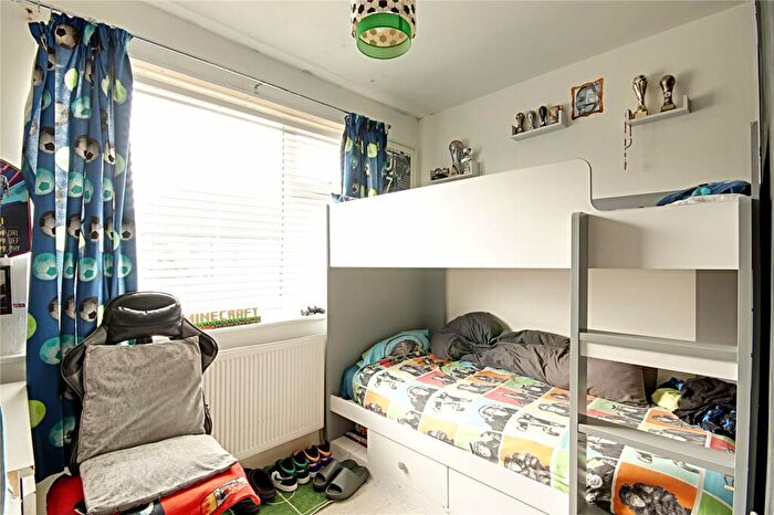 3 Bedroom End Of Terrace House For Sale In Albany Park Avenue, Enfield, EN3