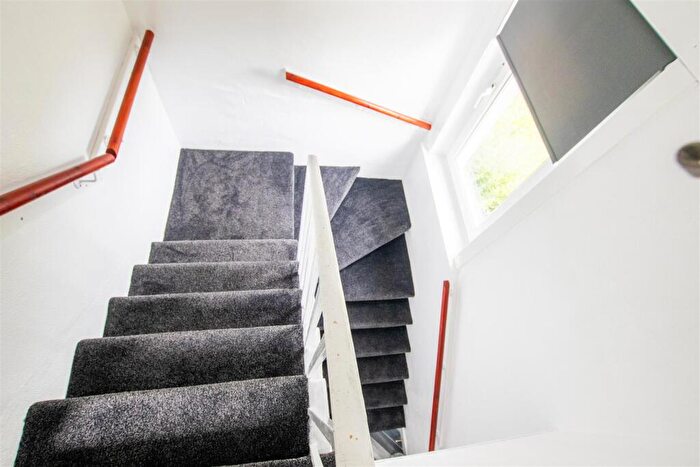 1 Bedroom Flat To Rent In Bogside Road, Ashgill, ML9