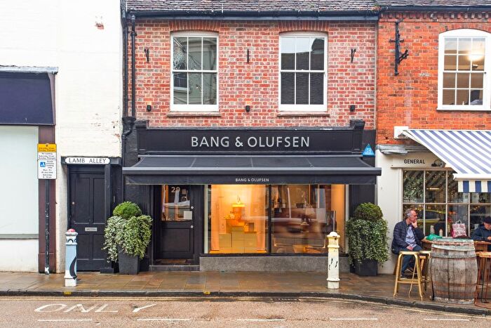 1 Bedroom Flat To Rent In The Square, Winchester, SO23