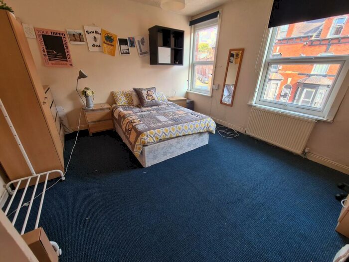 3 Bedroom House To Rent In Hessle View, Leeds, LS6