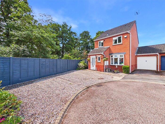 3 Bedroom Link Detached House For Sale In Littlefield, Quedgeley, Gloucester, Gloucestershire, GL2