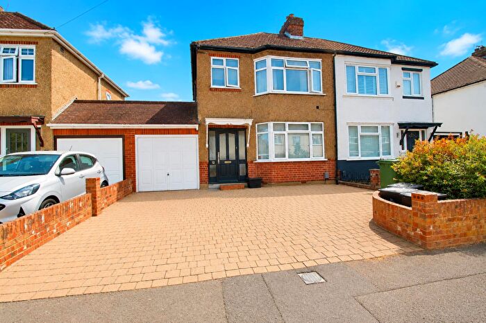 3 Bedroom Semi-Detached House For Sale In Lordship Road, Cheshunt, Waltham Cross, EN7