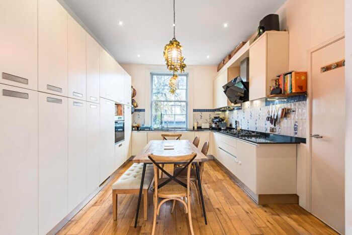3 Bedroom Flat For Sale In Belsize Road, South Hampstead, London, NW6