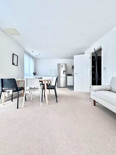 3 Bedroom Flat To Rent In Eden Grove, London, N7