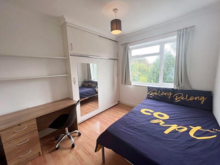 5 Bedroom Semi-Detached House To Rent In Bevendean Crescent, Brighton, BN2