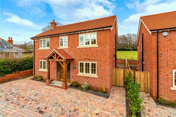 4 Bedroom Detached House To Rent In Crampmoor Lane, Crampmoor, Romsey, Hampshire, SO51