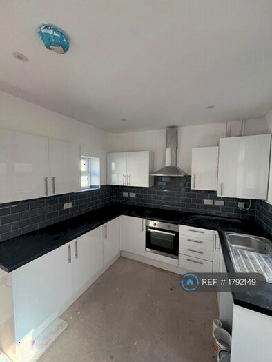 5 Bedroom End Of Terrace House To Rent In Cromwell Road, Newport, NP19