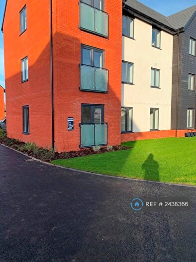 2 Bedroom Flat To Rent In Henshaw Court, Solihull, B90