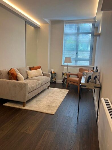 1 Bedroom Apartment To Rent In Lawrence House, City Road, Clerkenwell, London, EC1V