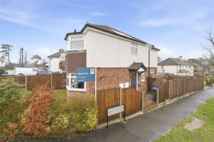 3 Bedroom End Of Terrace House For Sale In Batten Avenue, Woking, Surrey, GU21