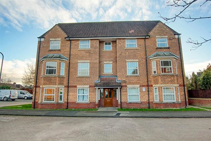 2 Bedroom Flat For Sale In Weavers Green, Northallerton, DL7