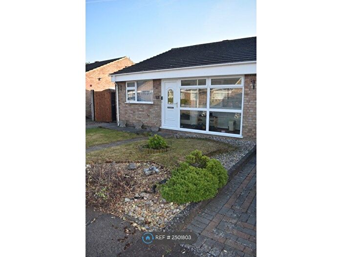 2 Bedroom Bungalow To Rent In Weald Close, Istead Rise, Gravesend, DA13