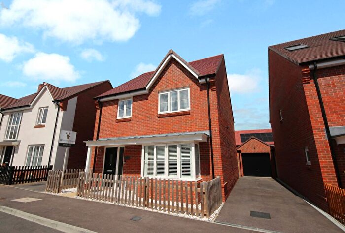 4 Bedroom Detached House For Sale In Merion Road, Botley, SO32